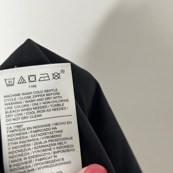 Athleta Womens Nolita Tapered Crop Pants 20 Black Zipper Pockets Athleisure - Picture 13 of 14